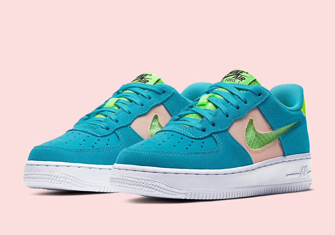 NIKEAIRFORCE1-0715-230_3-1.jpg